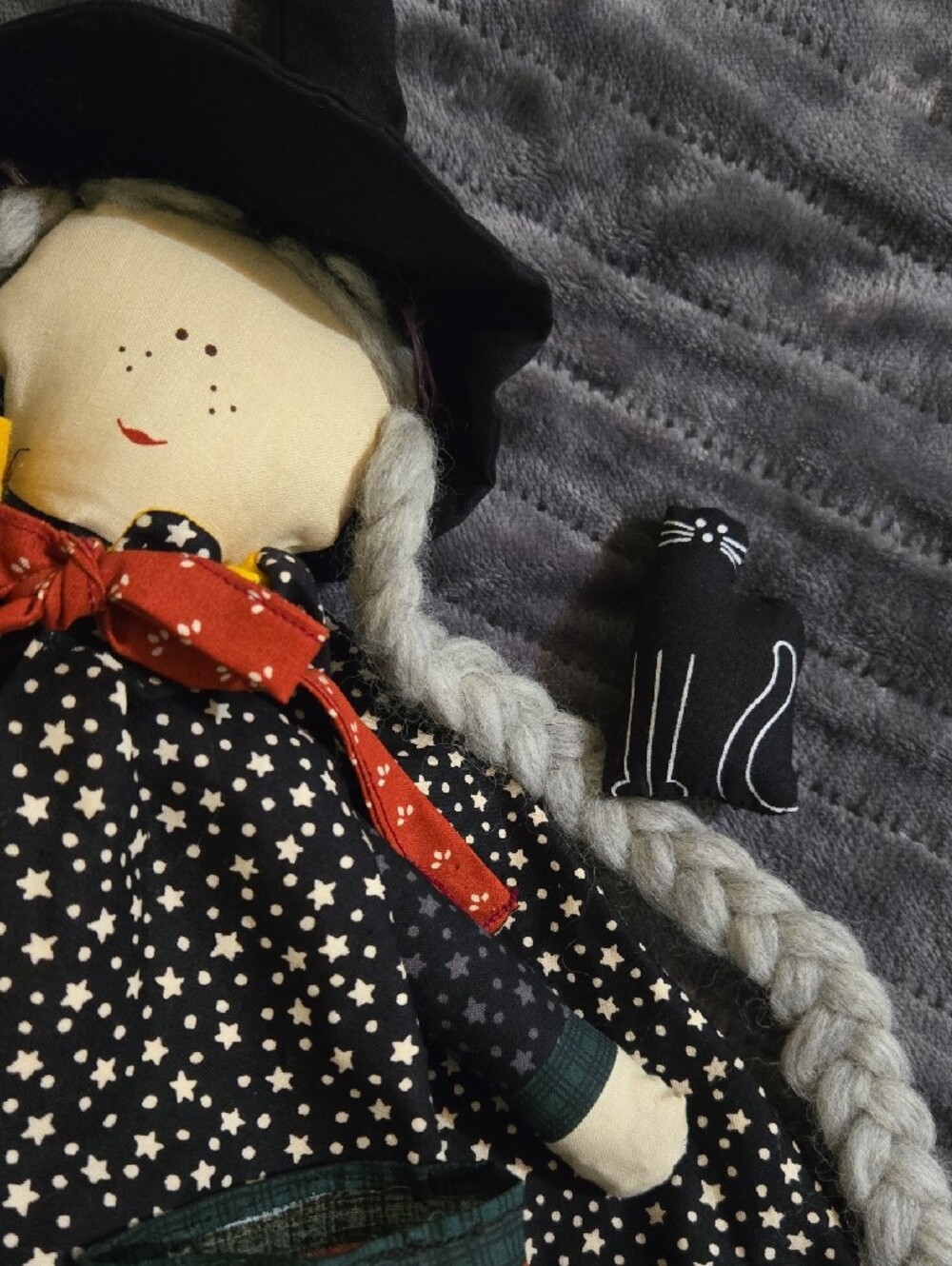 Handmade Halloween Witchie Shelf Sitter in Black, Red & Purple - Picture 4 of 4